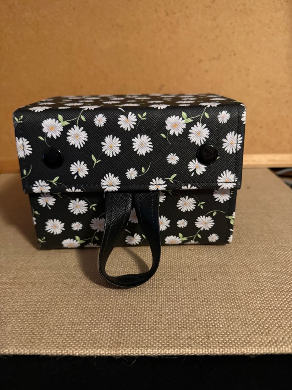 Daisy Print Compact Jewelry Case - Black